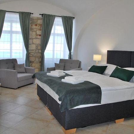 White Swan Boutique Apartments براغ المظهر الخارجي الصورة