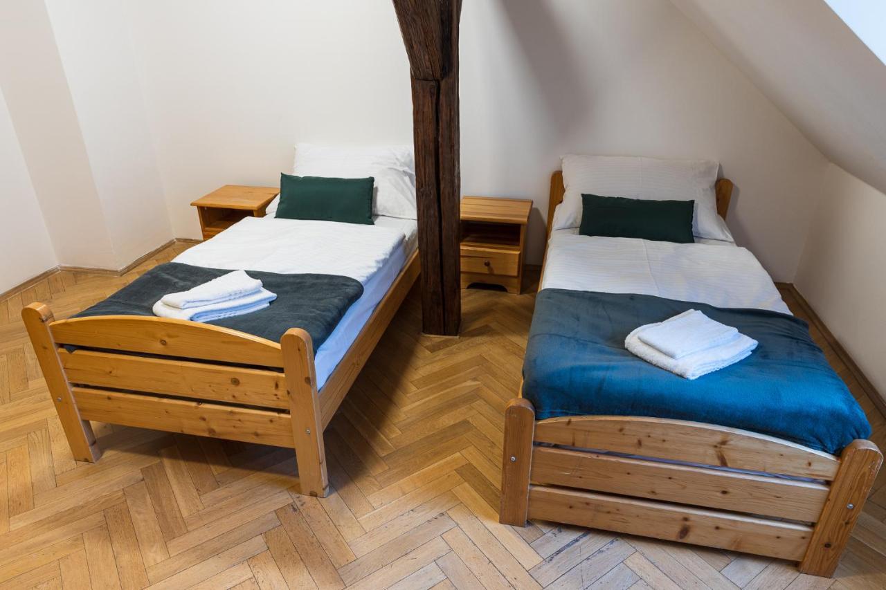 White Swan Boutique Apartments براغ المظهر الخارجي الصورة