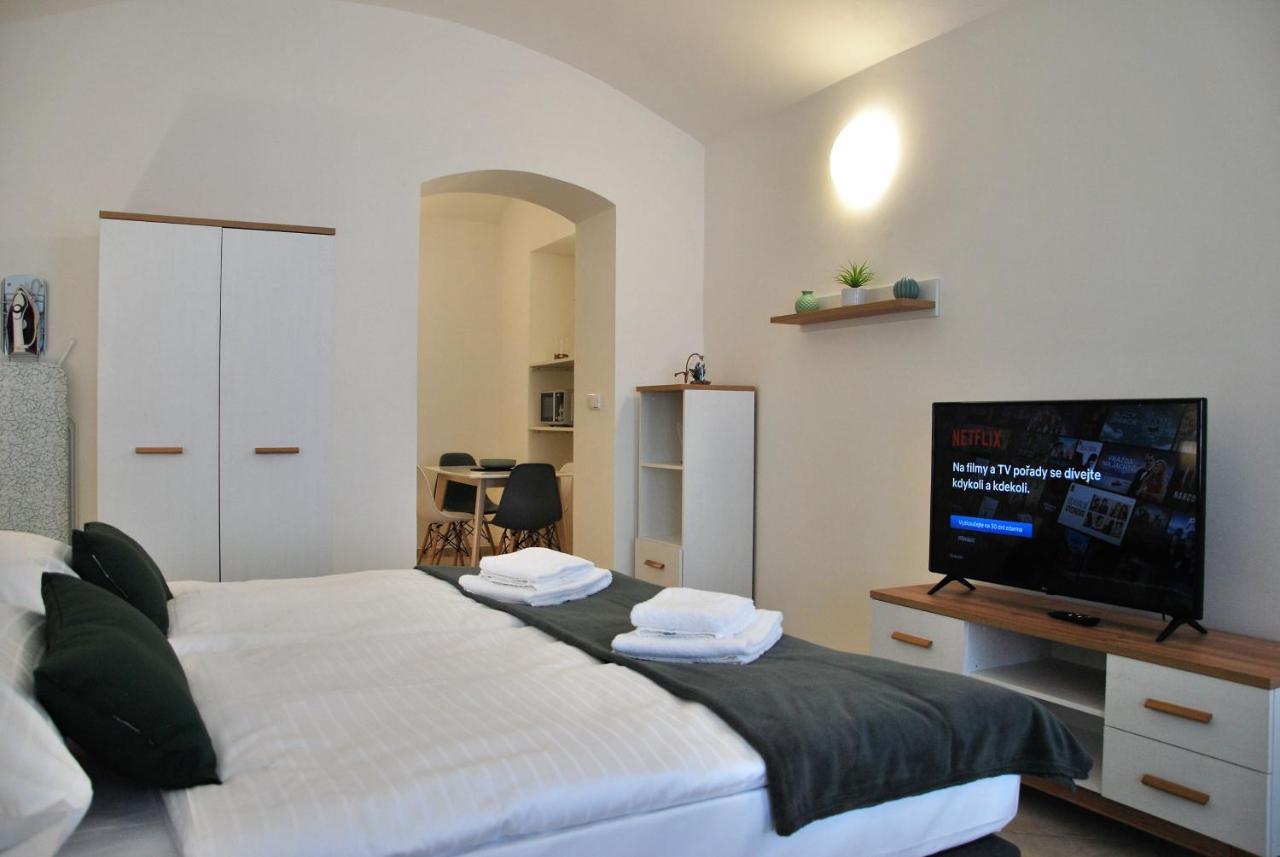 White Swan Boutique Apartments براغ المظهر الخارجي الصورة