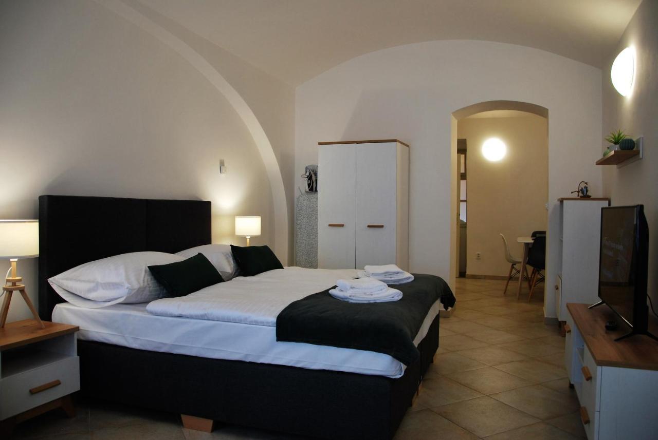 White Swan Boutique Apartments براغ المظهر الخارجي الصورة