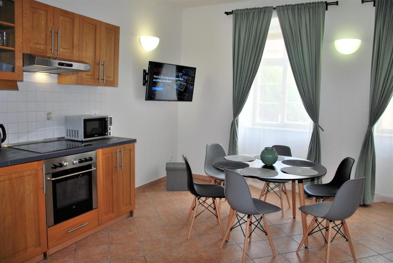 White Swan Boutique Apartments براغ المظهر الخارجي الصورة