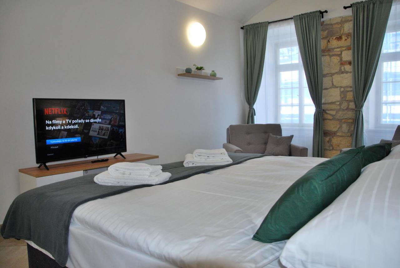 White Swan Boutique Apartments براغ المظهر الخارجي الصورة