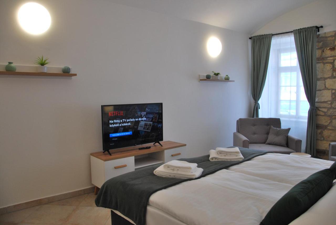 White Swan Boutique Apartments براغ المظهر الخارجي الصورة