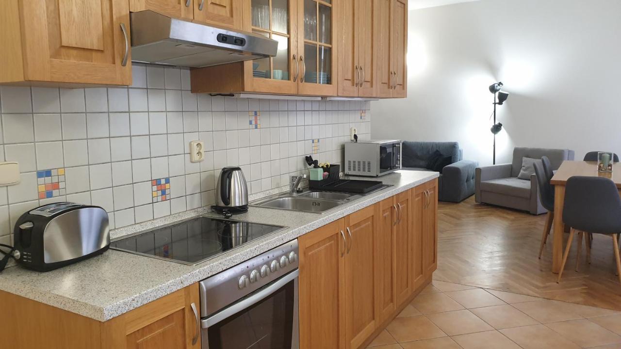 White Swan Boutique Apartments براغ المظهر الخارجي الصورة