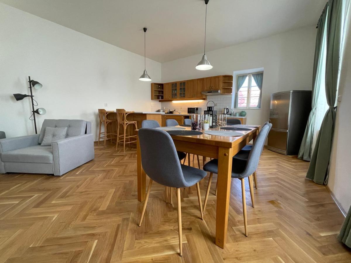 White Swan Boutique Apartments براغ المظهر الخارجي الصورة