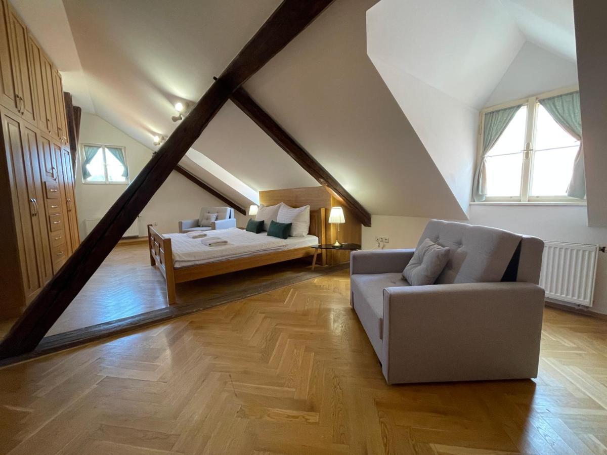 White Swan Boutique Apartments براغ المظهر الخارجي الصورة