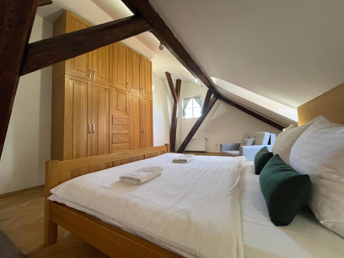 White Swan Boutique Apartments براغ المظهر الخارجي الصورة