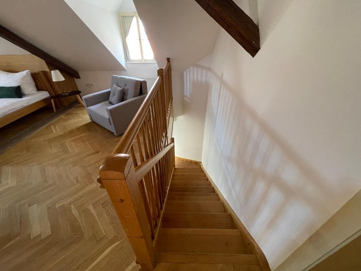 White Swan Boutique Apartments براغ المظهر الخارجي الصورة