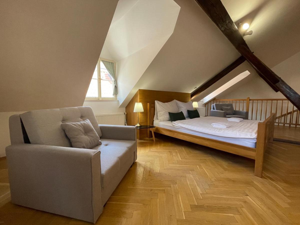 White Swan Boutique Apartments براغ المظهر الخارجي الصورة