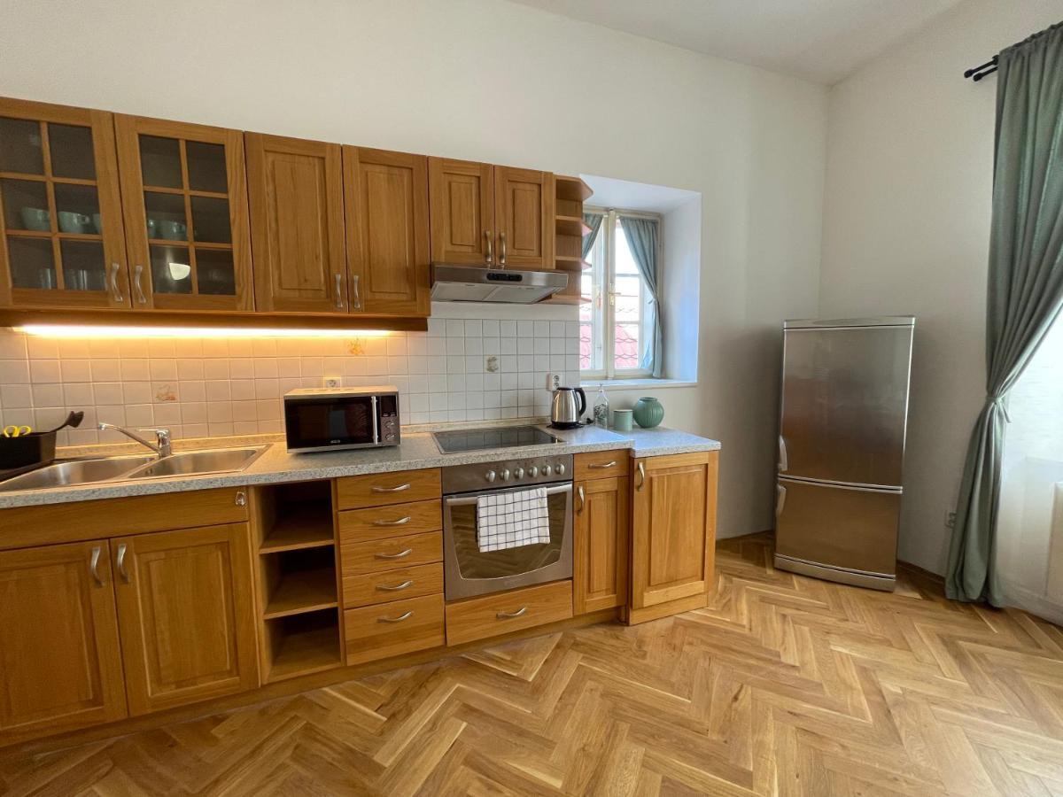 White Swan Boutique Apartments براغ المظهر الخارجي الصورة