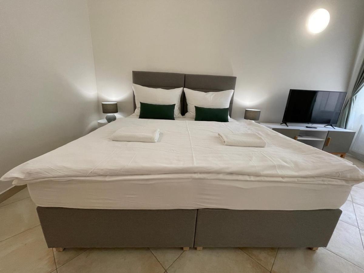 White Swan Boutique Apartments براغ المظهر الخارجي الصورة