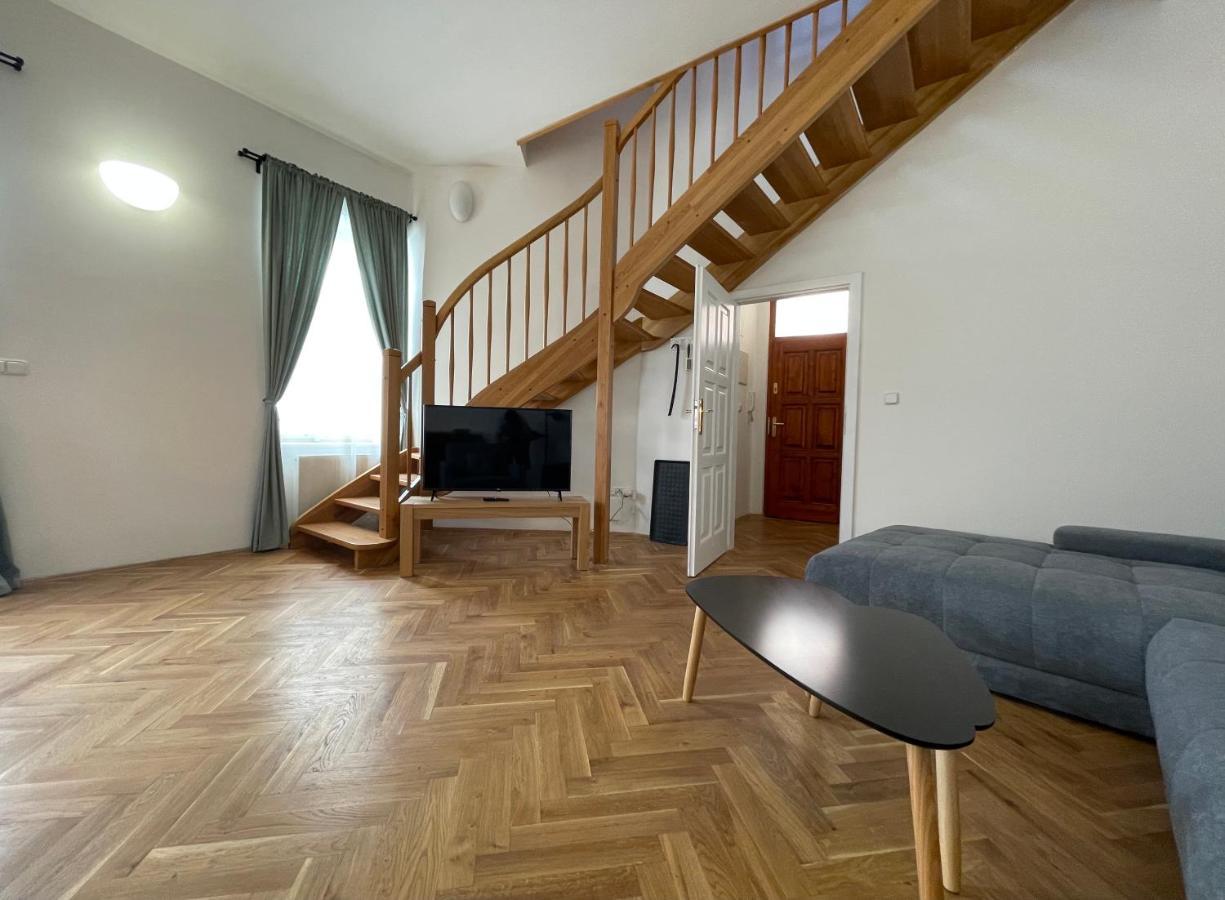 White Swan Boutique Apartments براغ المظهر الخارجي الصورة