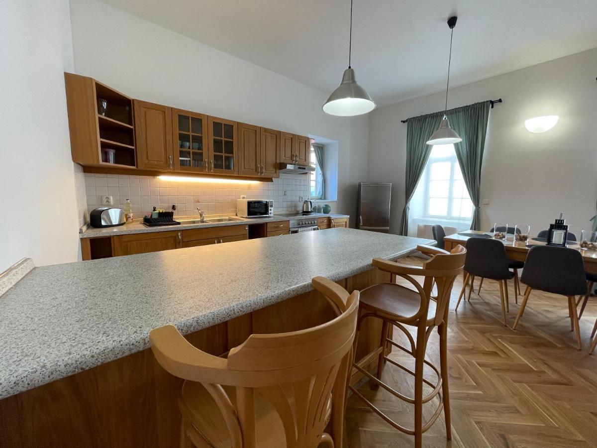 White Swan Boutique Apartments براغ المظهر الخارجي الصورة