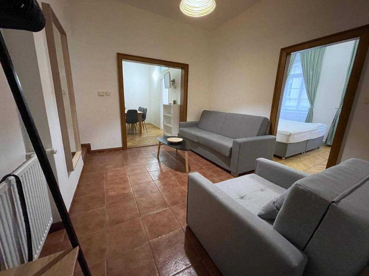 White Swan Boutique Apartments براغ المظهر الخارجي الصورة